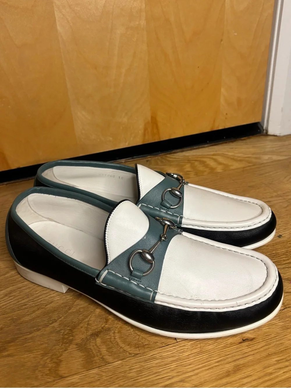 Gucci Men’s Size 11 White, Teal and Black Leather Horsebit Slip-On Loafers